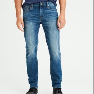 AEO Slim Straight Medium Wash Denim